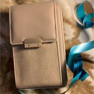 🌈Beautiful unused wallet bigger in size is also makes into a 👛 🌈